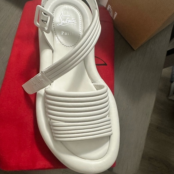 Christian Louboutin Manolasummer FLAT SIZE 39 Brand New. Purchased at Nordstrom - Picture 4 of 8